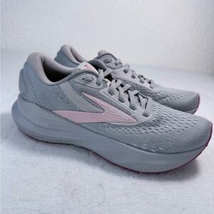 Brooks Women's Athletic Shoes in Gray and Pink